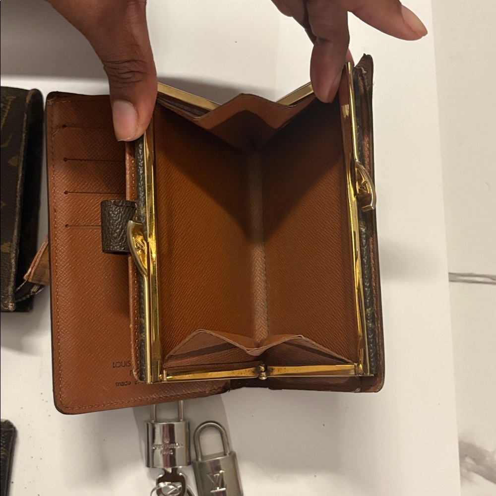 🎉WINNERS CHOICE 🎉Louis Vuitton Brown Monogram Wallet Collection - Picture 6 of 7